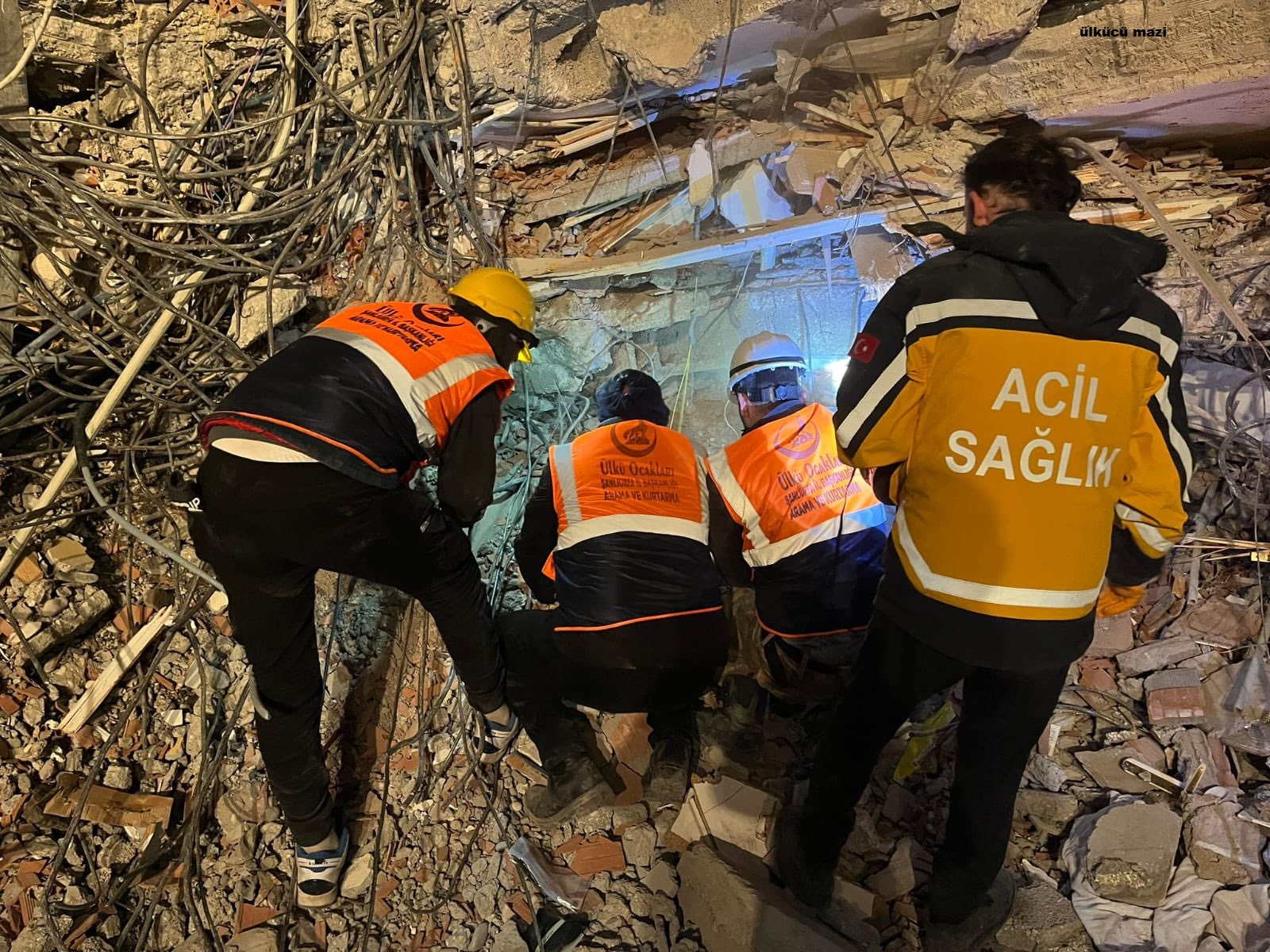 ÜLKÜ OCAKLARI ŞANLIURFA İL BAŞKANLIĞININ DEPREM BÖLGESİNDE ARAMA KURTARMA ÇALIŞMALARI SÜRÜYOR. 2023