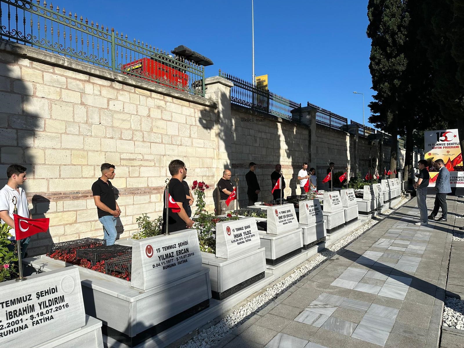 Ülkü Ocakları İstanbul İl Başkanlığı Ortaöğretim Birimi Şehitlik Ziyareti
