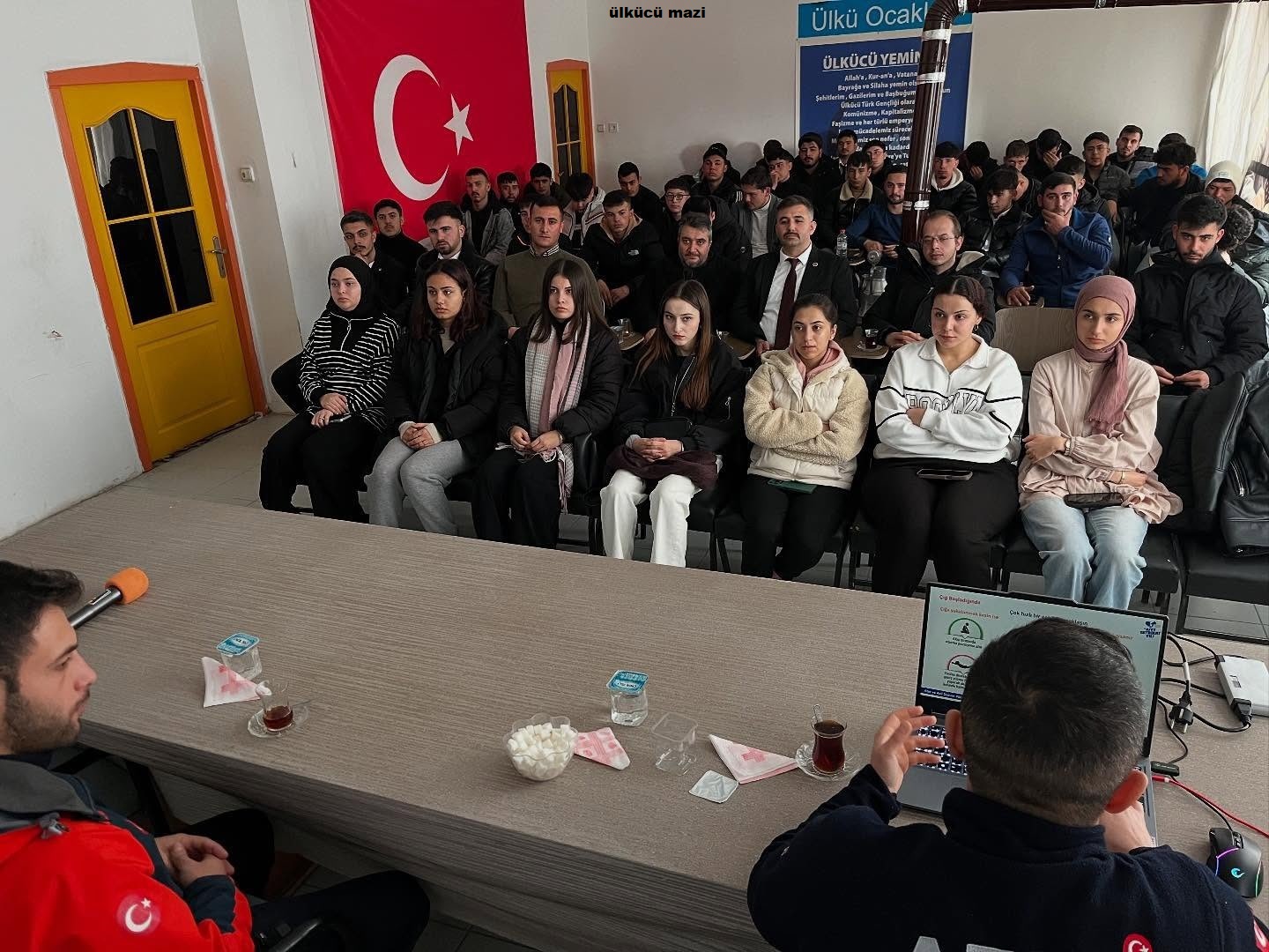ÜLKÜ OCAKLARI AFYON BOLVADİN İLÇE BAŞKANLIĞI TARAFINDAN AFET VE FARKINDALIK EĞİTİMİ YAPILARAK, DEPREM TATBİKATI GERÇEKLEŞTİRİLDİ. 2024