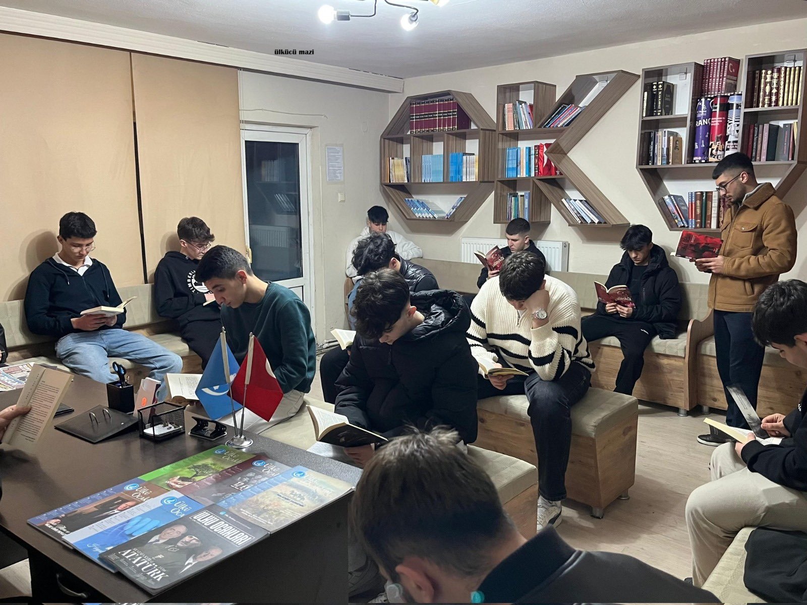 Ülkü Ocakları Bartın İl Başkanlığı Tarafından Kızılelma Ortaöğretim Yarıyıl Gelişim Programı Kapsamında Çeşitli Spor Faaliyetleri, Kitap Okuma ve Müze Ziyareti Etkinlikleri Düzenlenerek Şehitlik Ziyaretleri Gerçekleştirildi. 2025