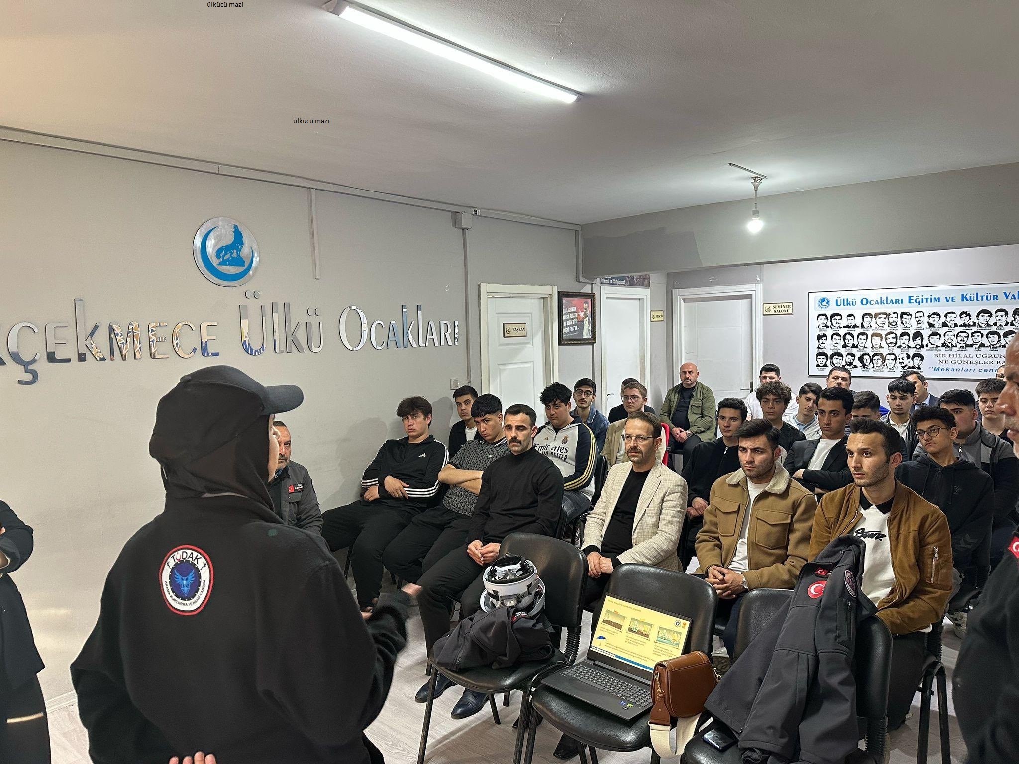 Ülkü Ocakları İstanbul İl Başkanlığı Tarafından Tüm İlçe Başkanlıklarında Eş Zamanlı ““Doğal Afetler ve Deprem Farkındalık Eğitim Semineri” Gerçekleştirildi.2025